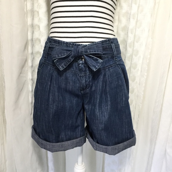 Calvin Klein Jeans Pants - Calvin Klein jeans shorts with Jean bow belt